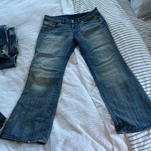 Really cool vintage diesel jeans with funky pocket pattern size 33-30